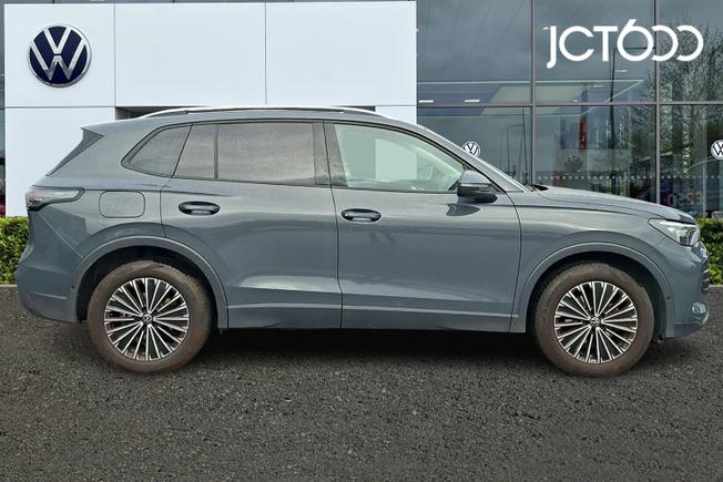 VOLKSWAGEN Tiguan Photo 4