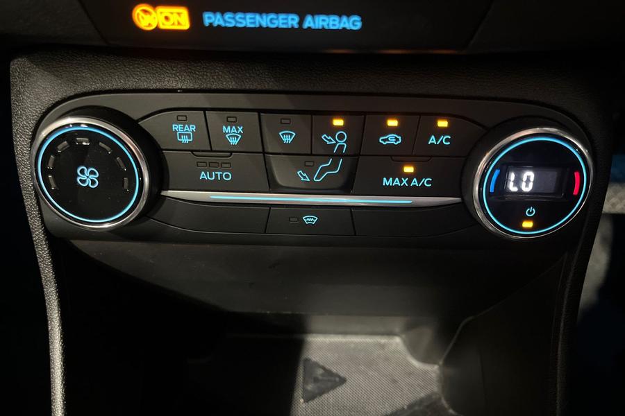 Ford FIESTA Photo autoimg-335978cb7ff4bd83d5f495bb24444f71aa31c768.jpg