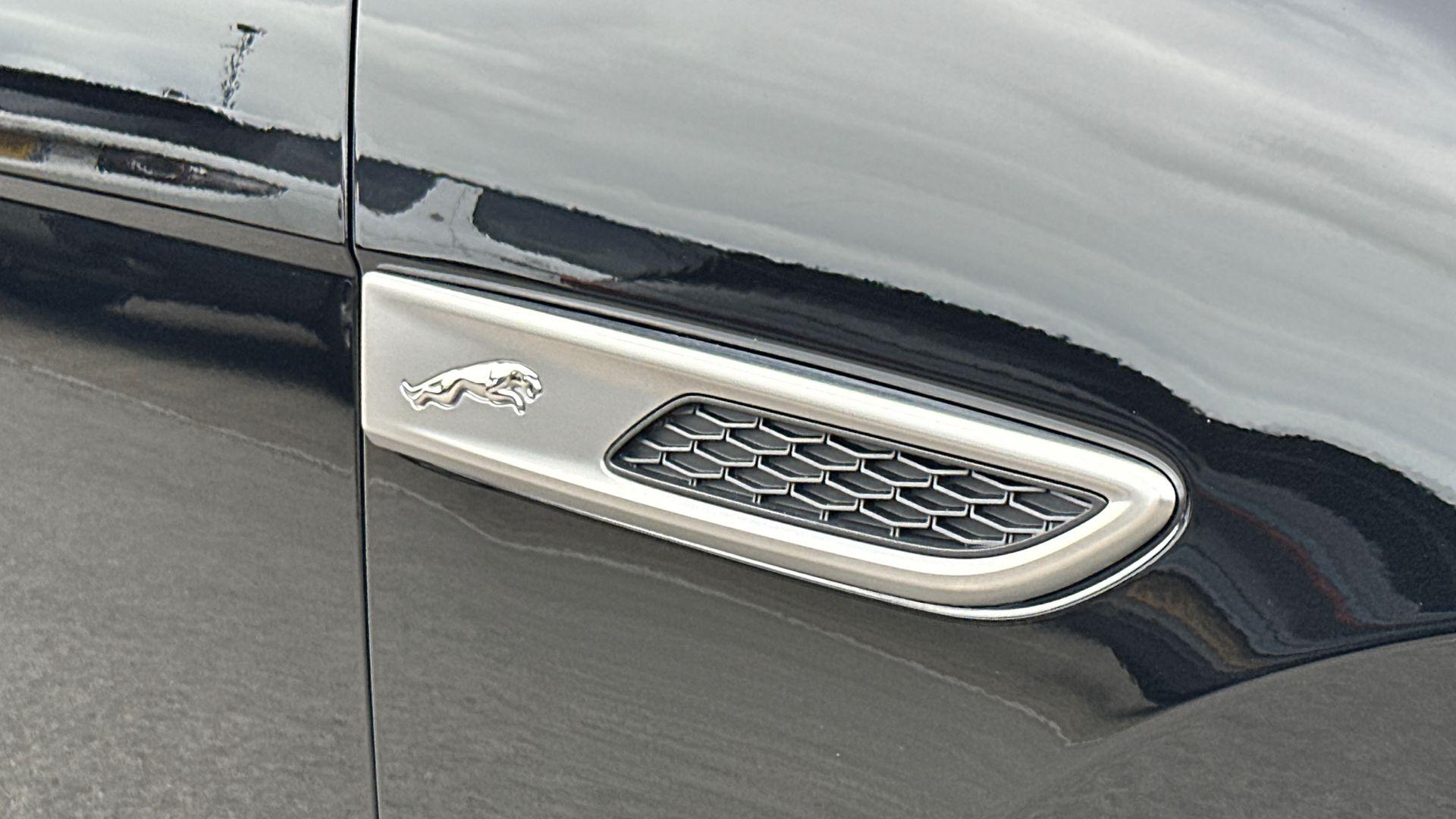 2024 Jaguar F-Pace thumbnail 20