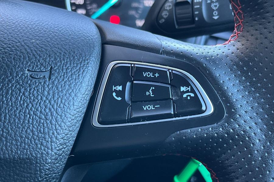 Ford ECOSPORT Photo autoimg-335c2002cb3c263c289a987165279ac29ee6db2b.jpg