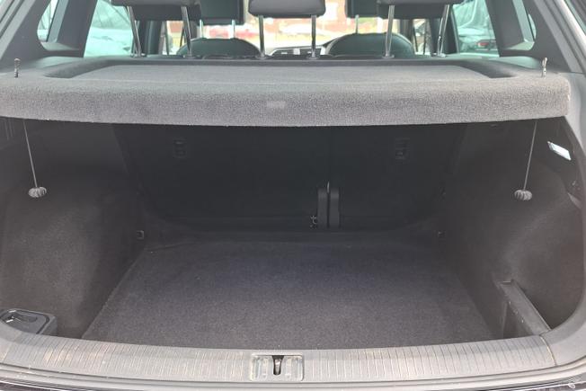 VOLKSWAGEN Tiguan Photo 12