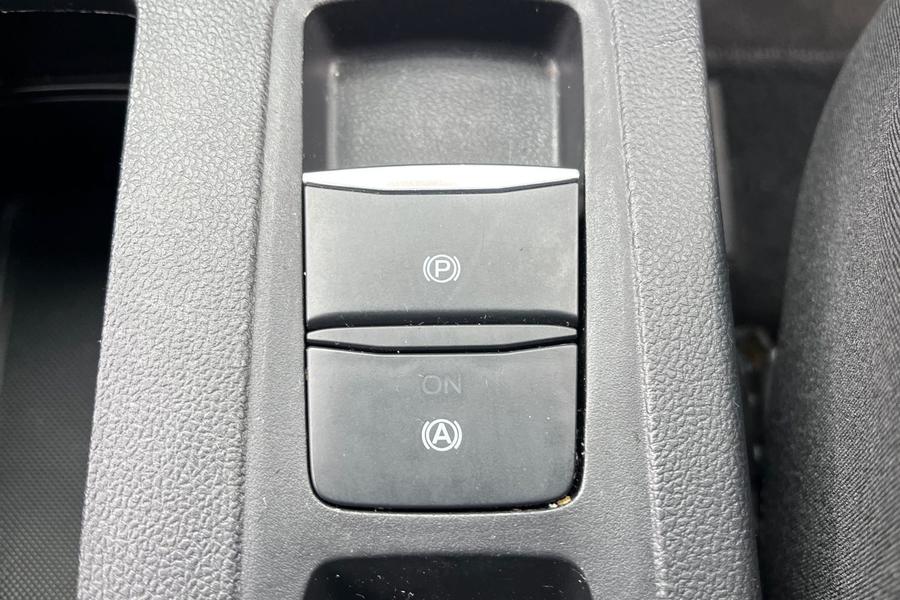 Ford FOCUS Photo autoimg-335c972129871302c355c9272e370346c2372c6a.jpg