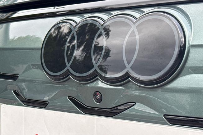 Audi Q4 E-Tron Photo 21