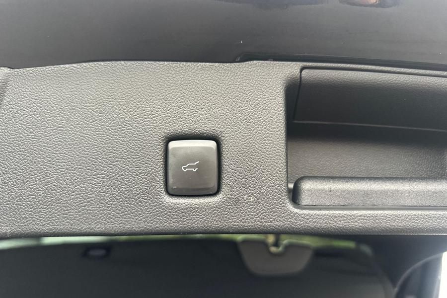 Ford Kuga Photo autoimg-335fe02684883ccf2ec24f89a7ae026a5f3fde61.jpg