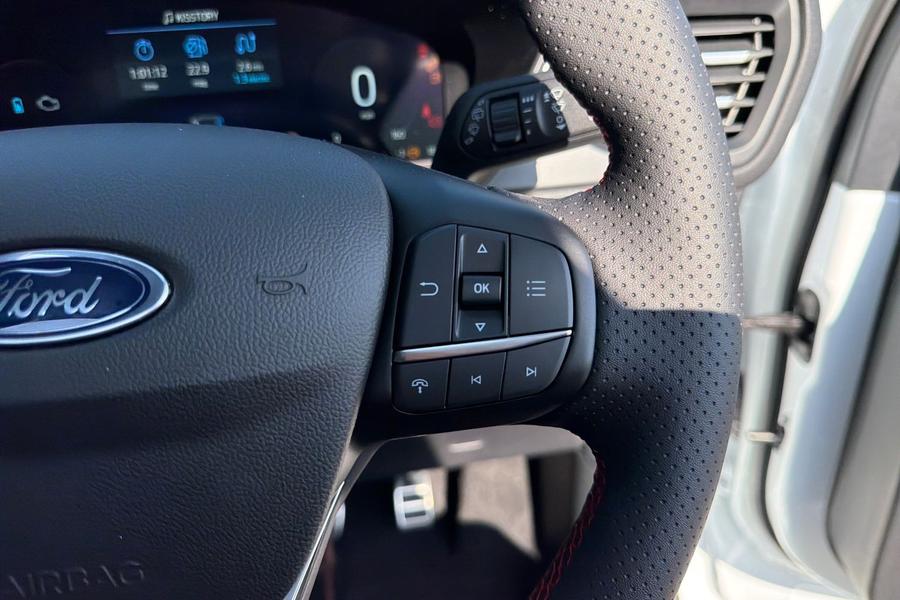Ford Kuga Photo autoimg-33616aaf874e0a74b08030703ec933e62454fc54.jpg