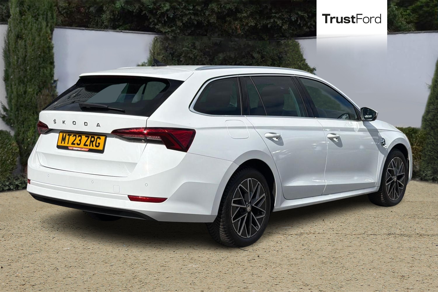 Skoda OCTAVIA Photo 3