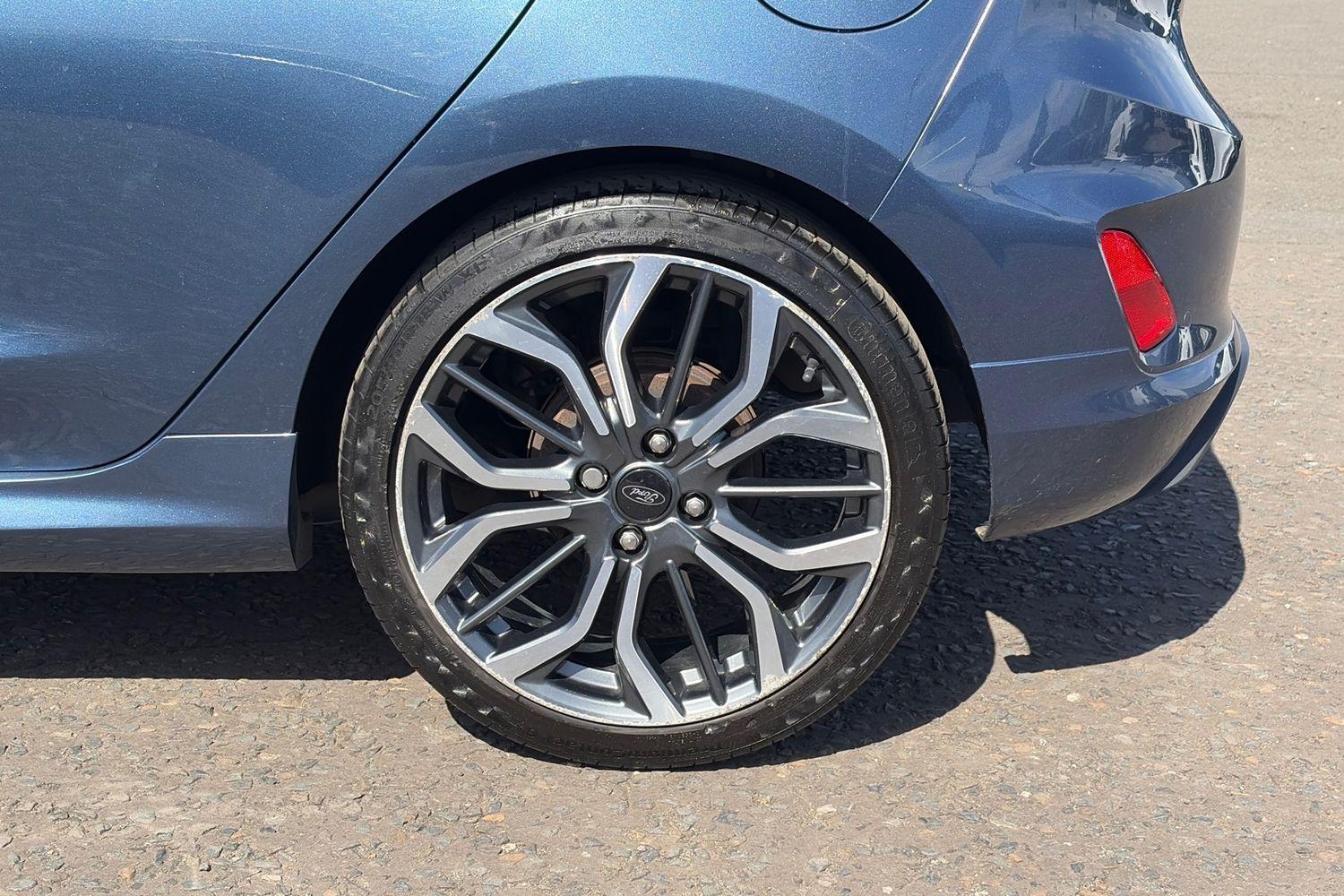 Ford Fiesta Photo 7