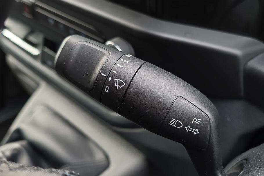 Used Ford TRANSIT CUSTOM YP75JHF 30