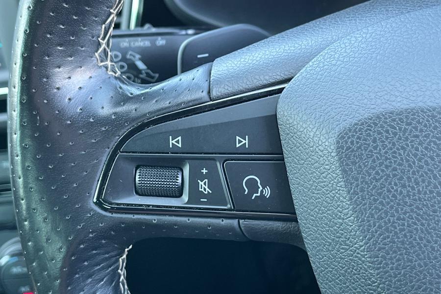 SEAT LEON Photo autoimg-3371d87a1764c80eb03ad1c33512cb851258d018.jpg