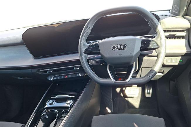 AUDI Q3 Photo 11
