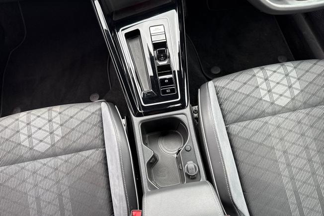 VOLKSWAGEN Golf Photo 48