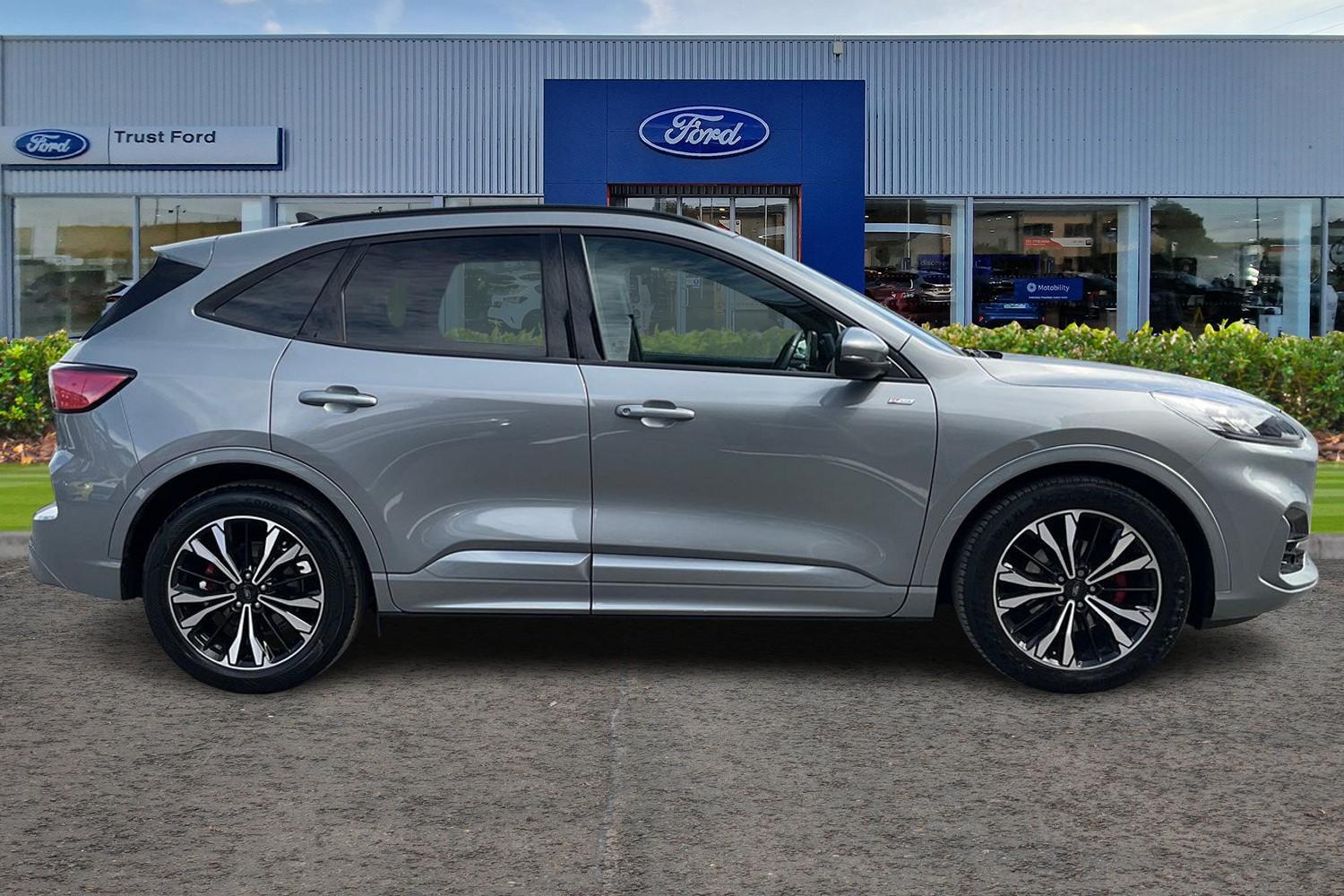 Ford KUGA Photo 2