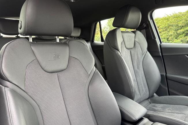 AUDI SQ2 Photo 35