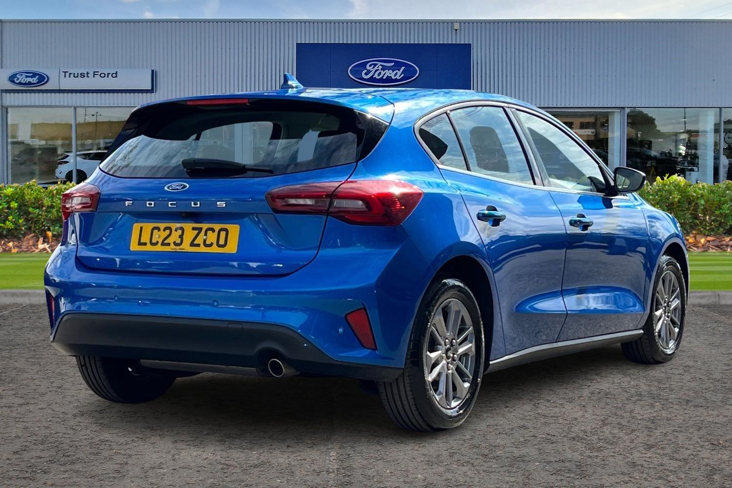 Ford FOCUS Photo 3