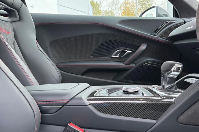 AUDI R8 Photo 44