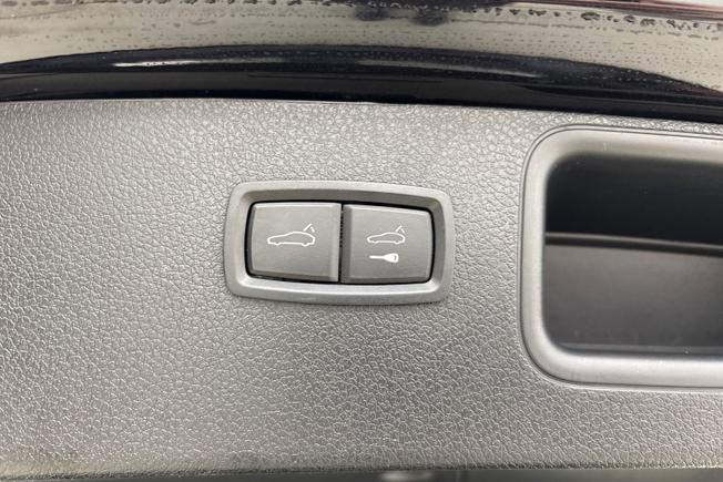 PORSCHE Macan Photo 21