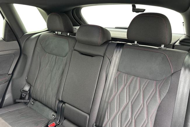 AUDI Q3 Photo 9
