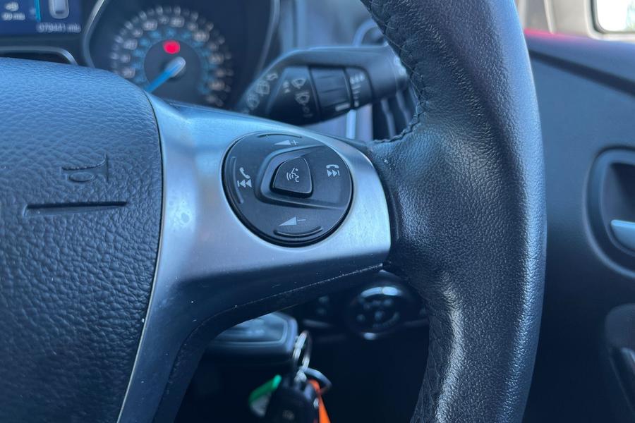 Ford Focus Photo autoimg-339518058093f8da12da2b90bfb7a80baf0d2f6c.jpg