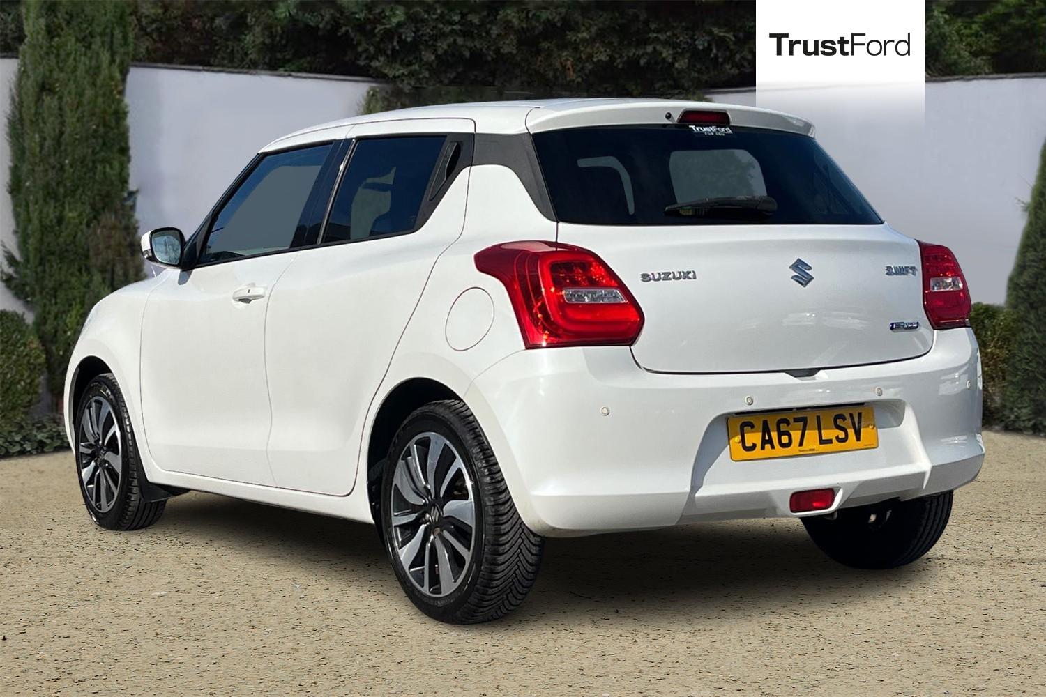 Suzuki SWIFT Photo 1