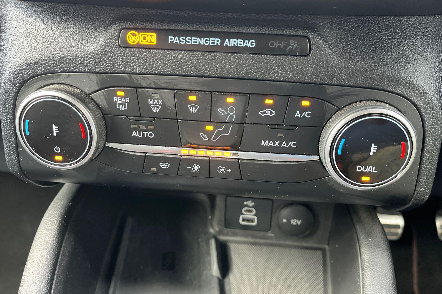 Ford KUGA Photo 29