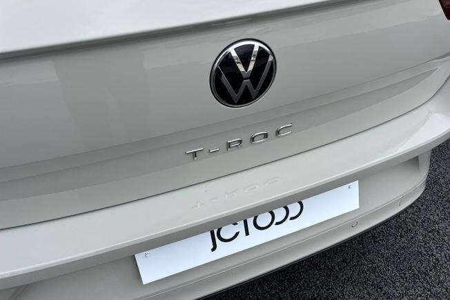VOLKSWAGEN T-Roc Photo 34