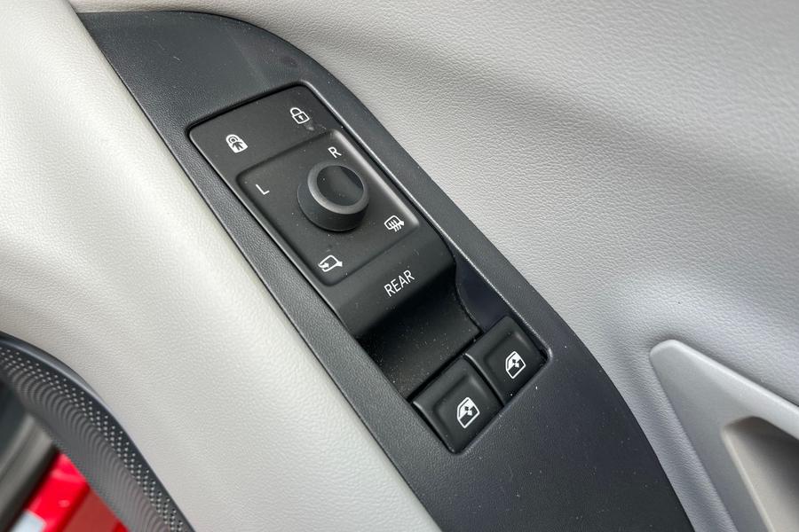 Ford Explorer Photo autoimg-339ccead504abf0099023d6e0a1d243ac3b51858.jpg