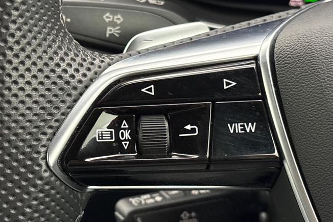 AUDI A6 Photo 16