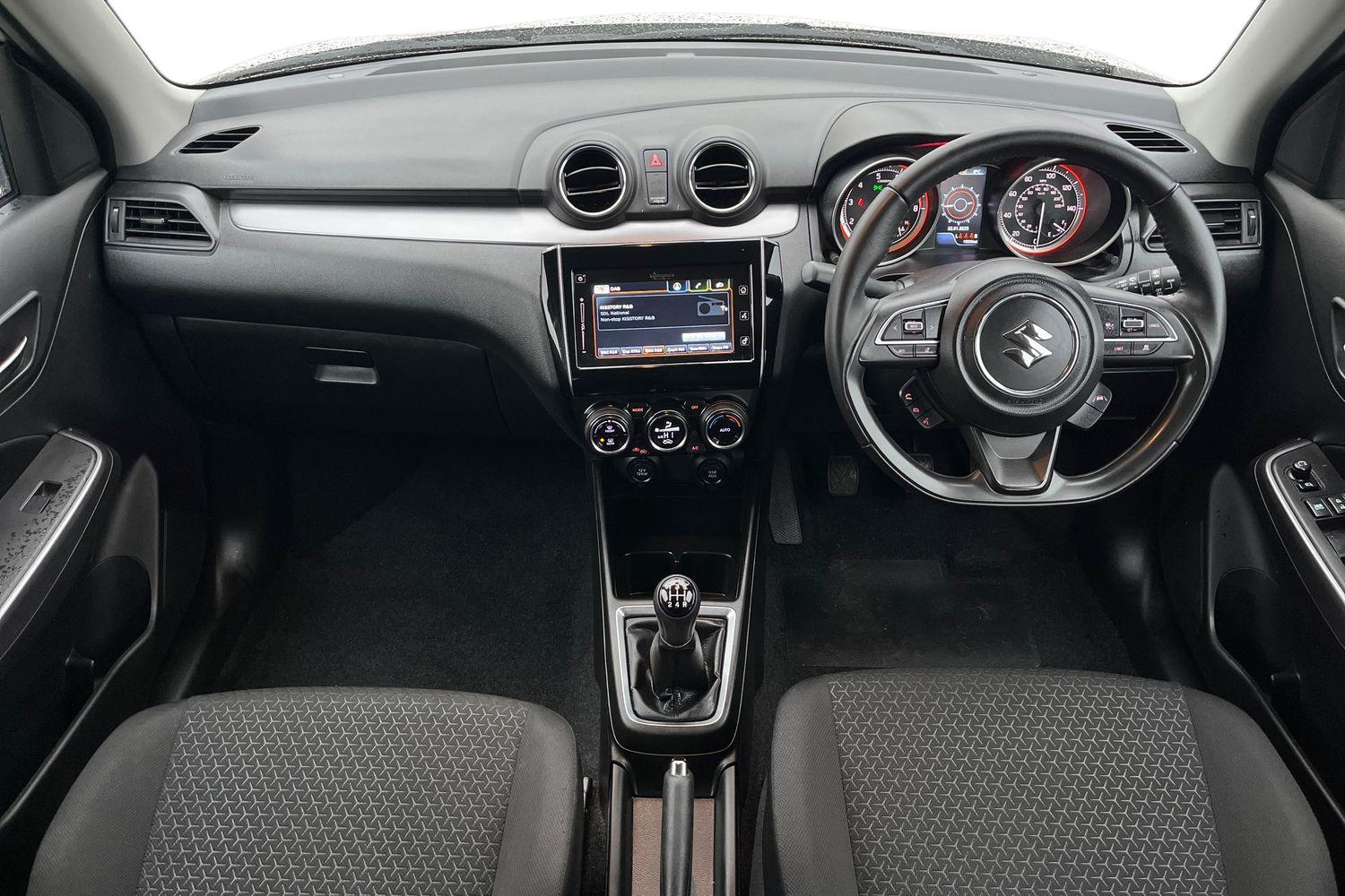 Suzuki SWIFT Photo 9
