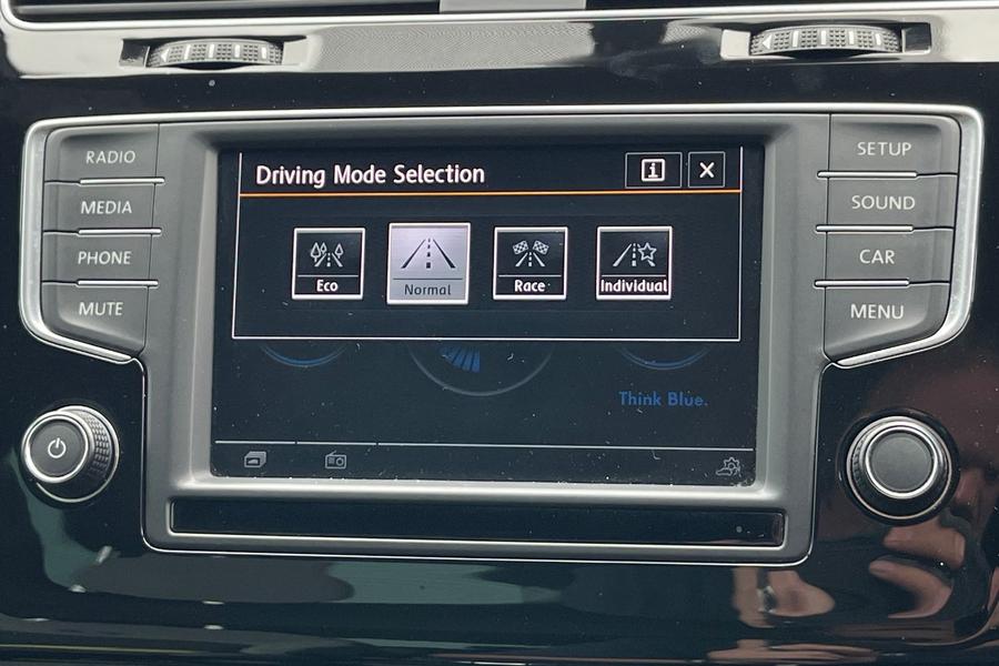 Volkswagen GOLF Photo autoimg-33a11bd205a23502a350ecb23b09709dfeef8632.jpg