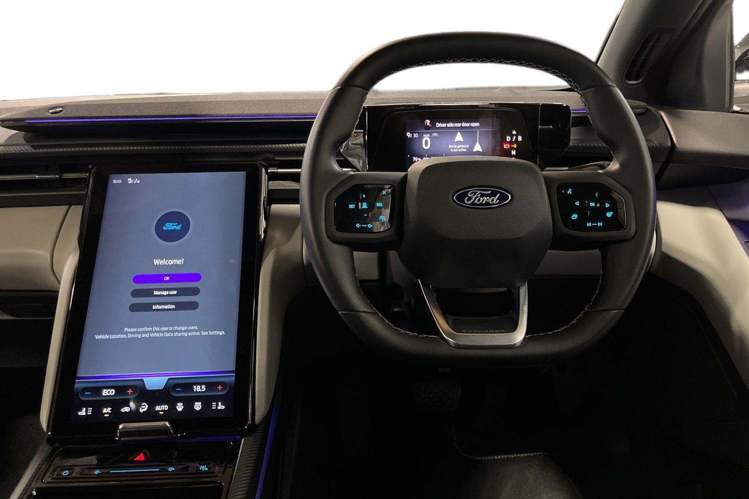 Ford Explorer Photo 10