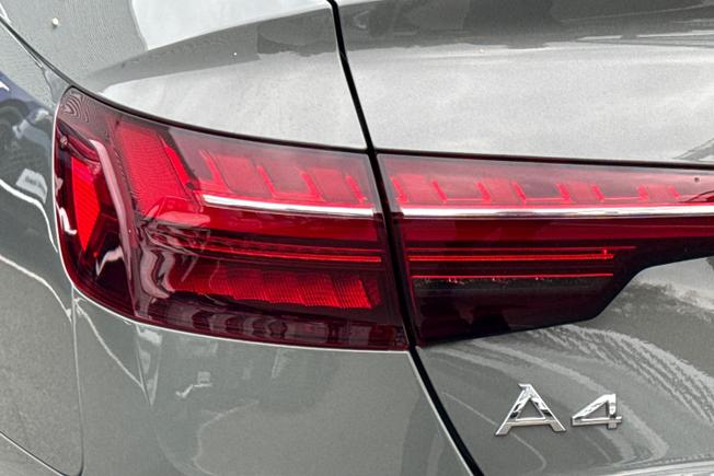 AUDI A4 Photo 18