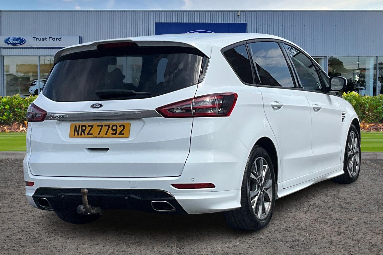 Ford S-MAX Photo 3