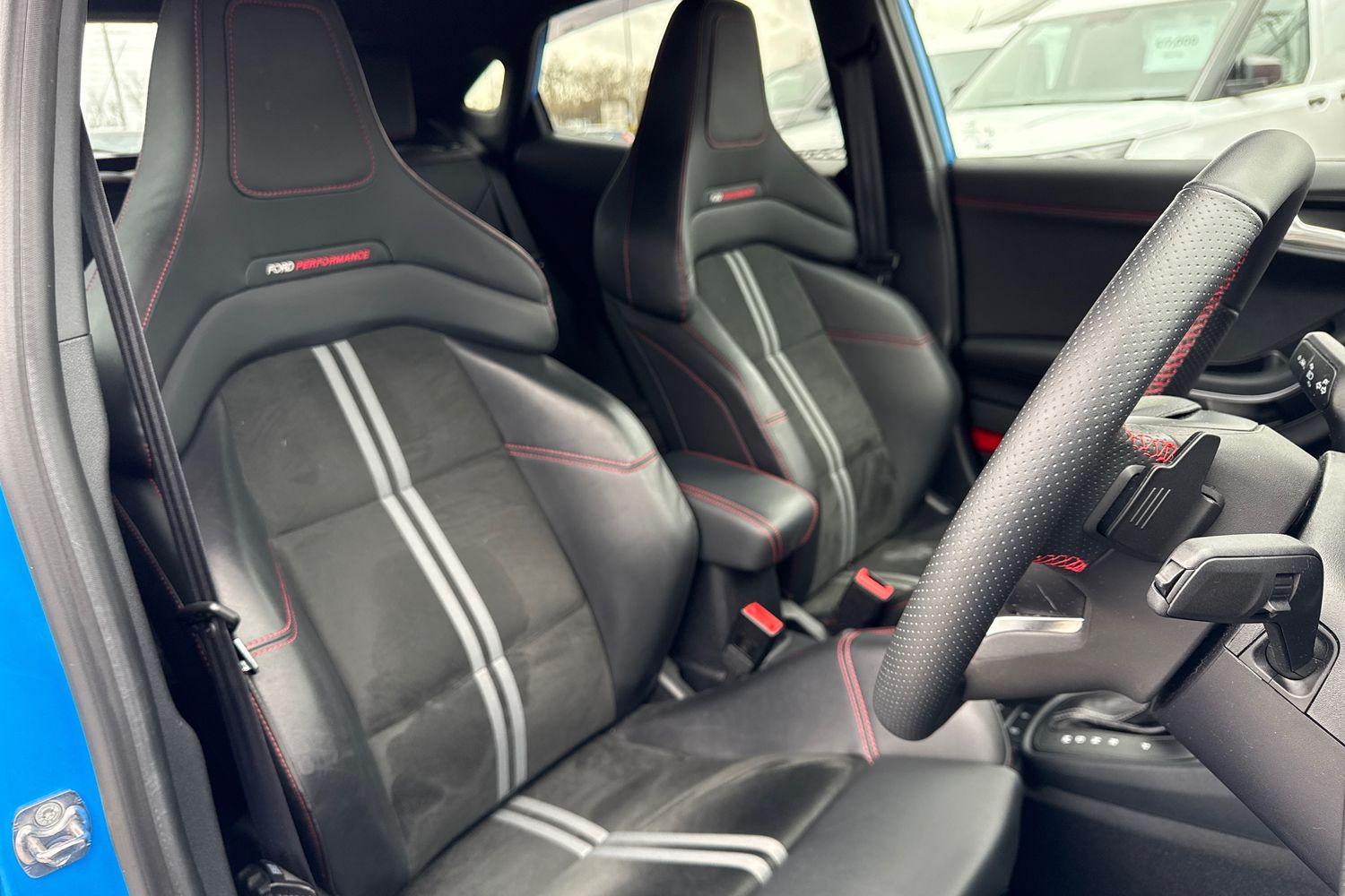 Ford PUMA Photo 16