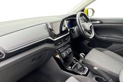 VOLKSWAGEN T-Cross Photo 2