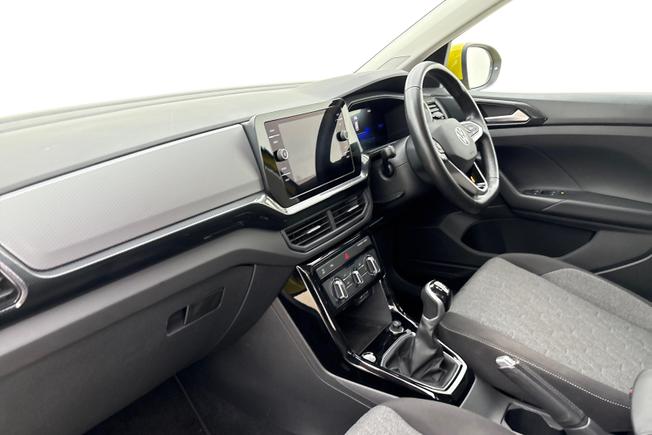 VOLKSWAGEN T-Cross Photo 2