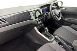 VOLKSWAGEN TAIGO Photo 2