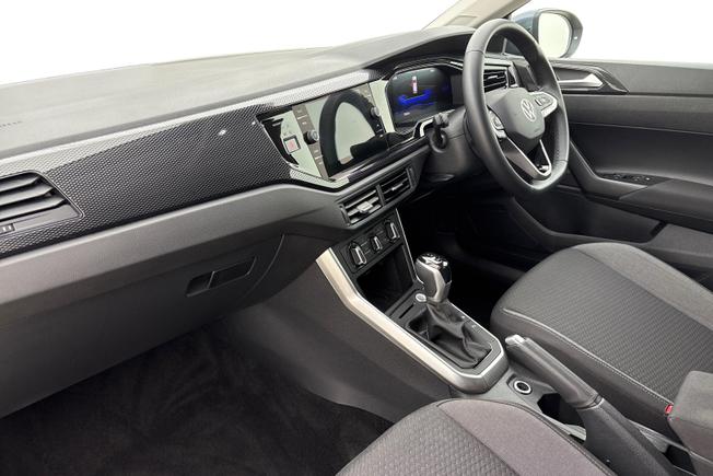 VOLKSWAGEN TAIGO Photo 2