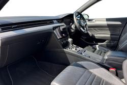 VOLKSWAGEN Passat Photo 2