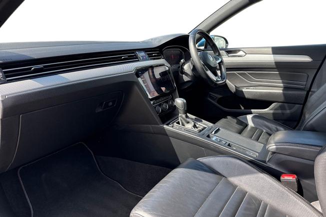 VOLKSWAGEN Passat Photo 2