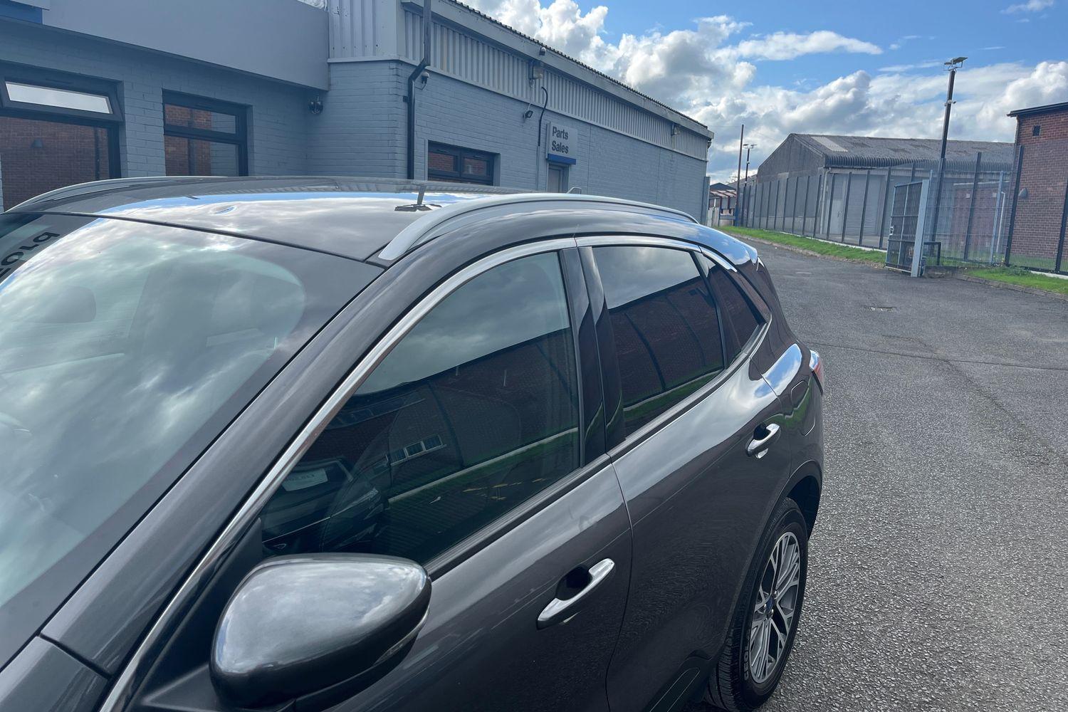 Ford KUGA Photo 28
