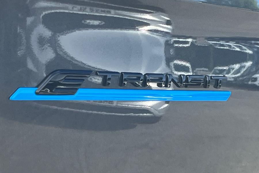 Ford E-TRANSIT CUSTOM Photo autoimg-33b7ea35aab51304aacccb8beb80b1f9eb2f35e7.jpg