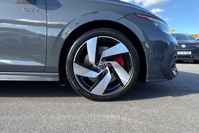 Volkswagen Golf Photo 5