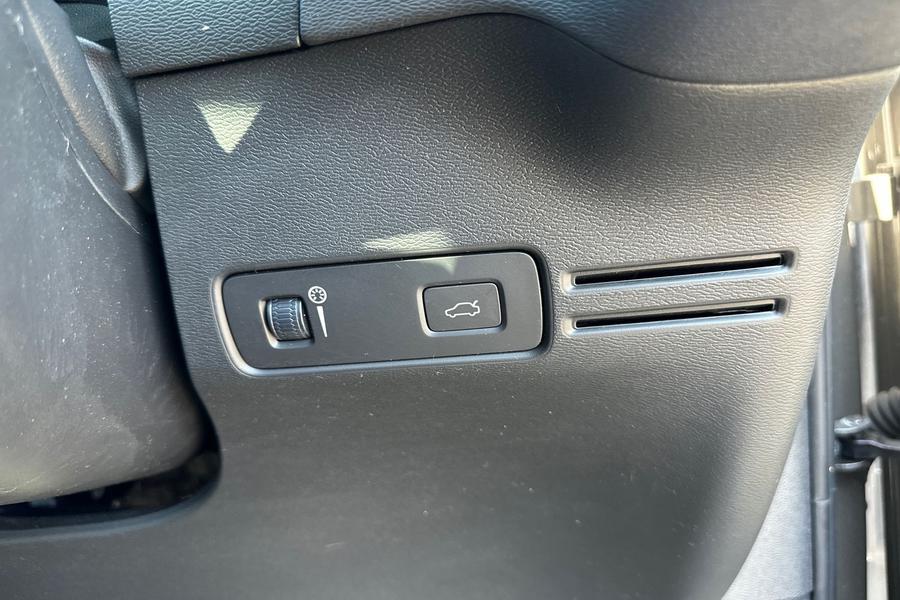 Volvo XC40 Photo autoimg-33bb1649c56fb16f0d4529c02d5315e73b7e47e8.jpg