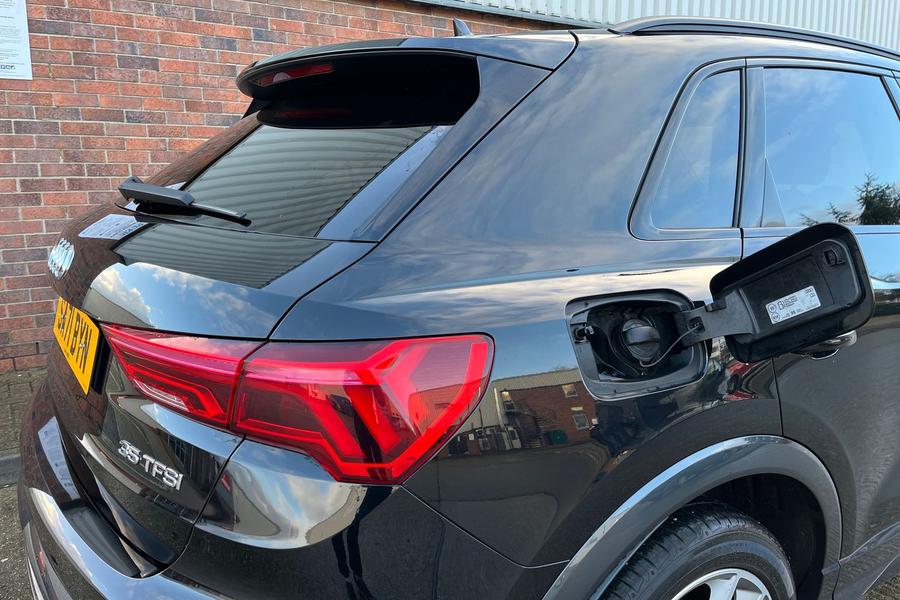 Audi Q3 Photo autoimg-33bbf7bcf5304066fd32a9fd64fc088671ba78ad.jpg