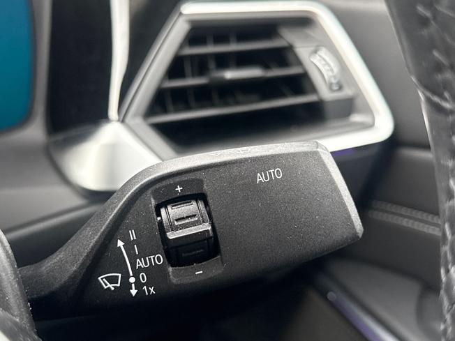 BMW 3 Series Photo 23
