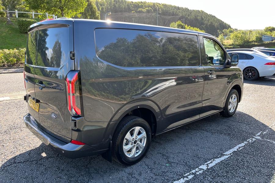 Ford E-TRANSIT CUSTOM Photo autoimg-33c540958d463ce6a80796dad95834d947c3ff9c.jpg