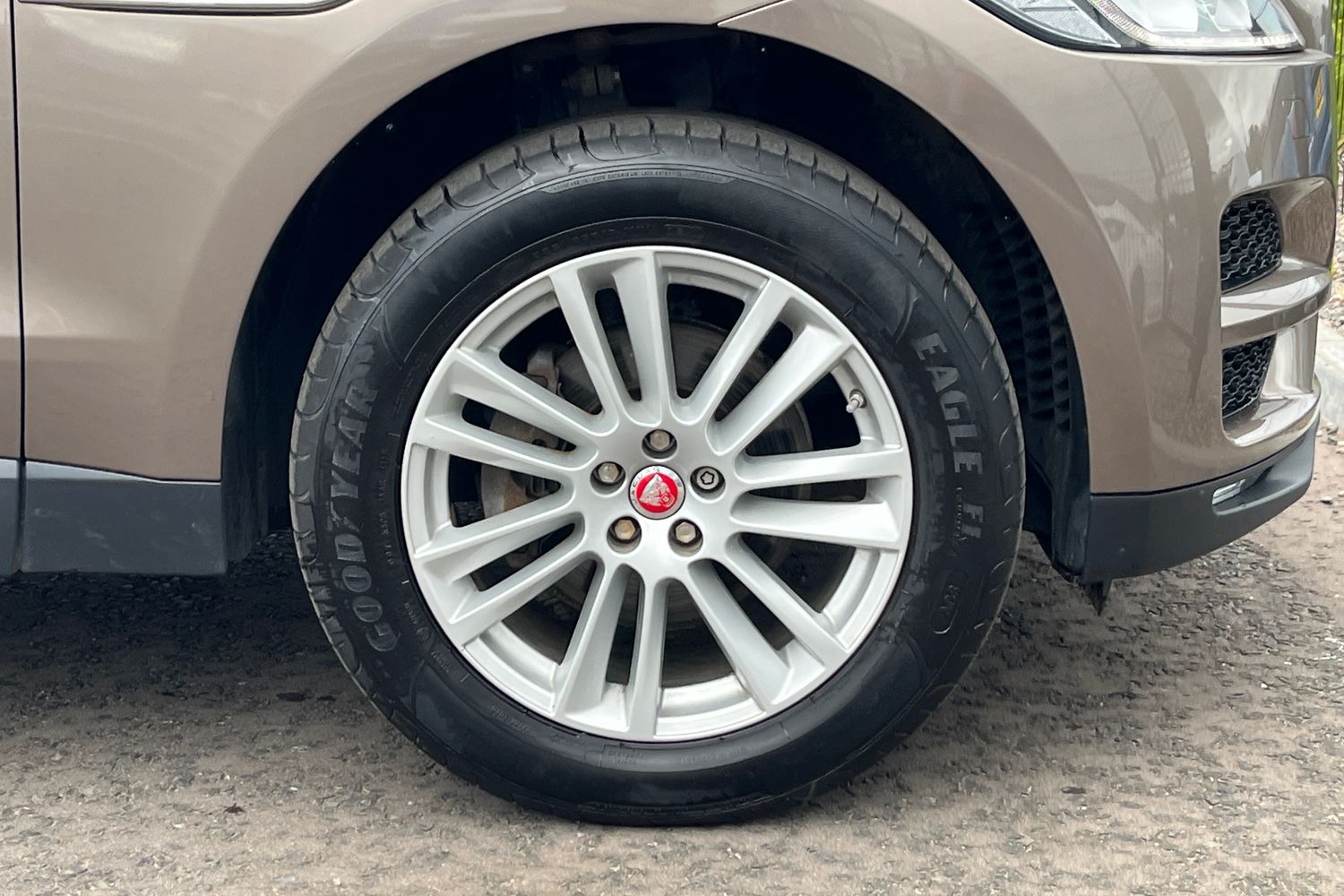 Jaguar F-PACE Photo 7