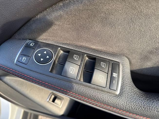MERCEDES-BENZ GLA Photo 24