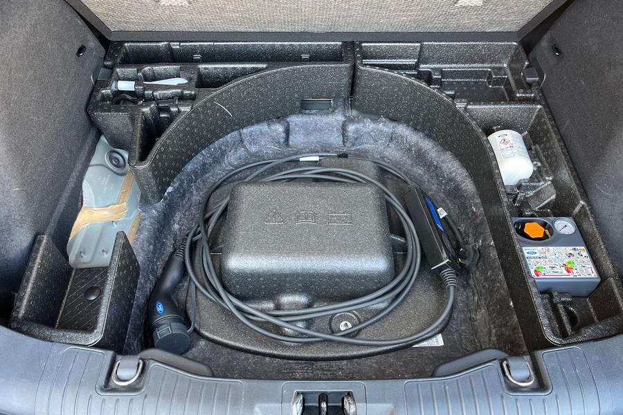 Ford Kuga Photo autoimg-33cc95f3a7c28e8abb3bcba156793f461bfe392c.jpg
