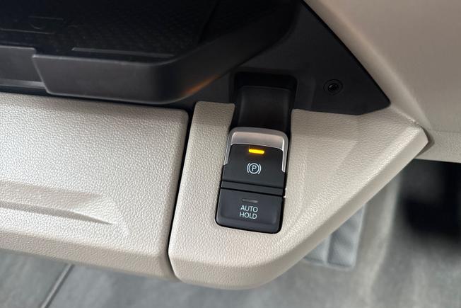 VOLKSWAGEN Multivan Photo 36
